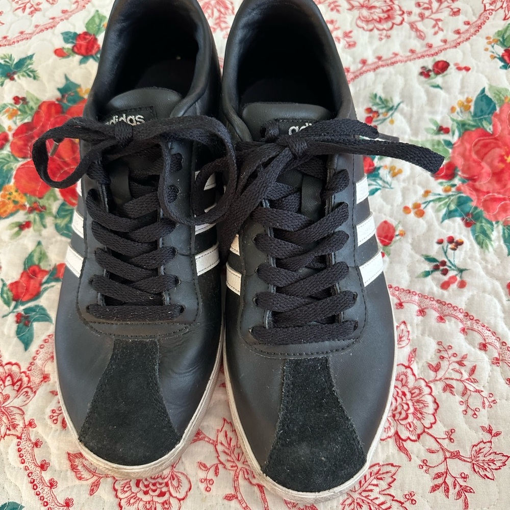 Adidas Sneakers